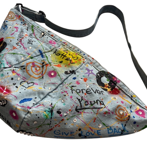 ⚫️ Hand-Painted Abstract Graffiti Denim Chest/Crossbody Bag by Dani Wilson - Picture 4 of 8
